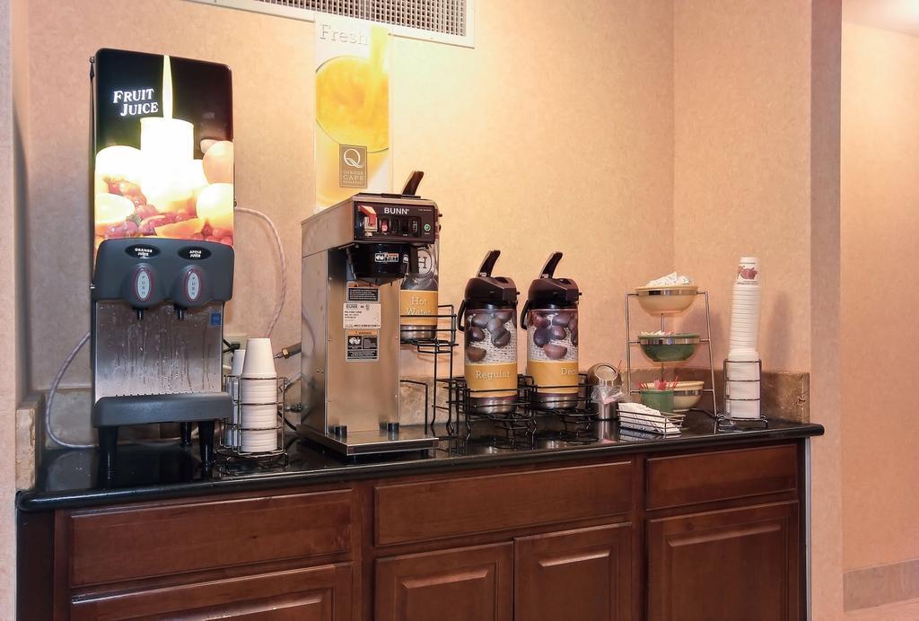 Quality Inn Brunswick Cleveland South Luaran gambar