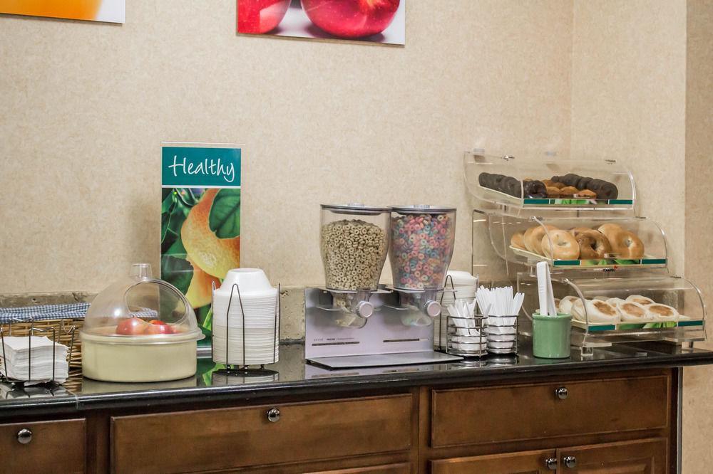 Quality Inn Brunswick Cleveland South Luaran gambar