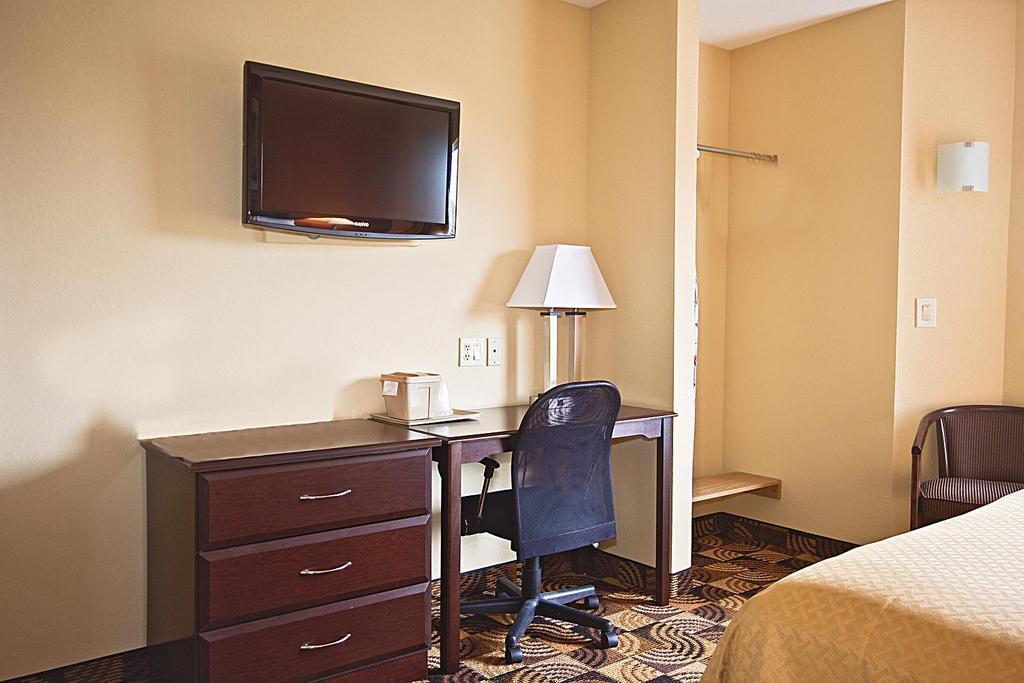 Quality Inn Brunswick Cleveland South Luaran gambar