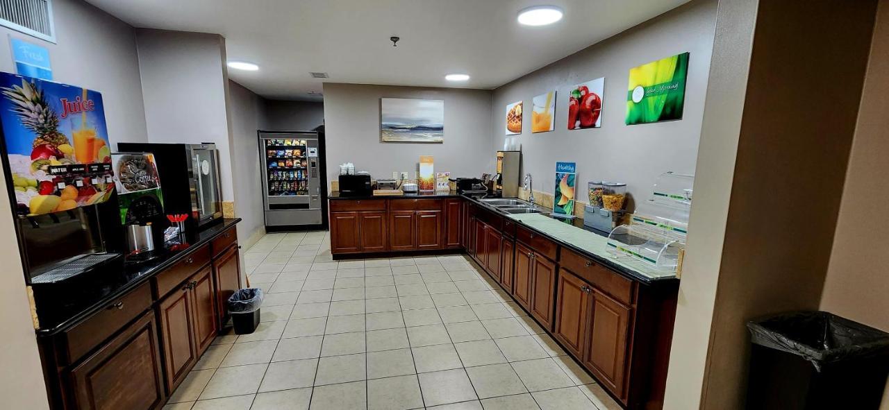 Quality Inn Brunswick Cleveland South Luaran gambar