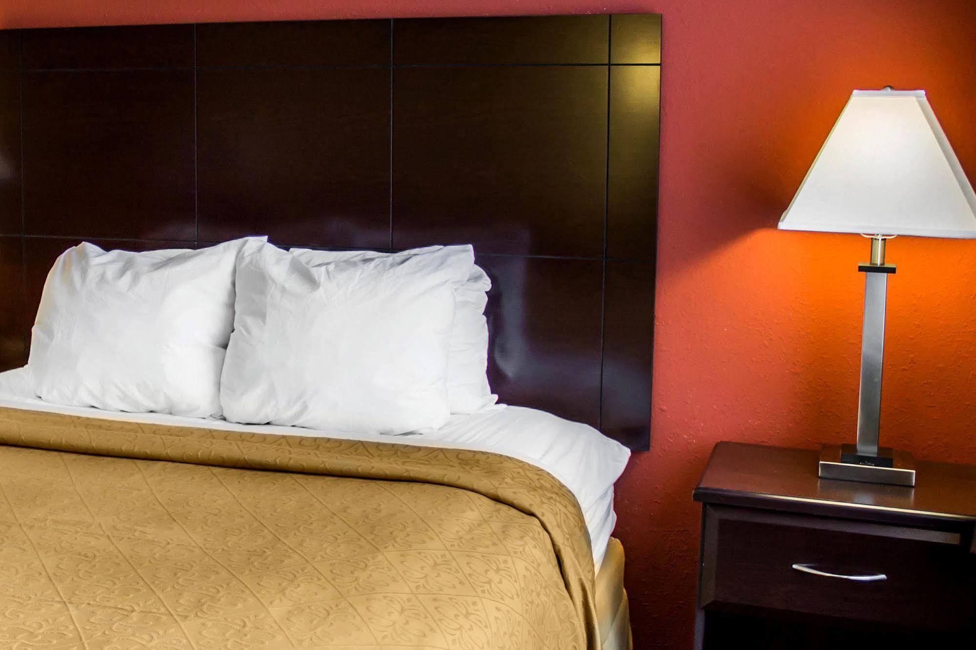 Quality Inn Brunswick Cleveland South Luaran gambar